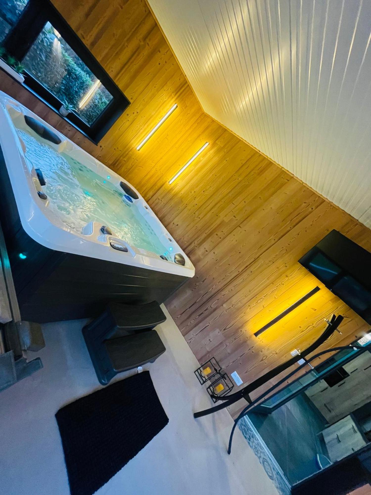 Maison Gite Chez Nounou Sauna Jacuzzi Jardin Arbore Etting Exterior foto
