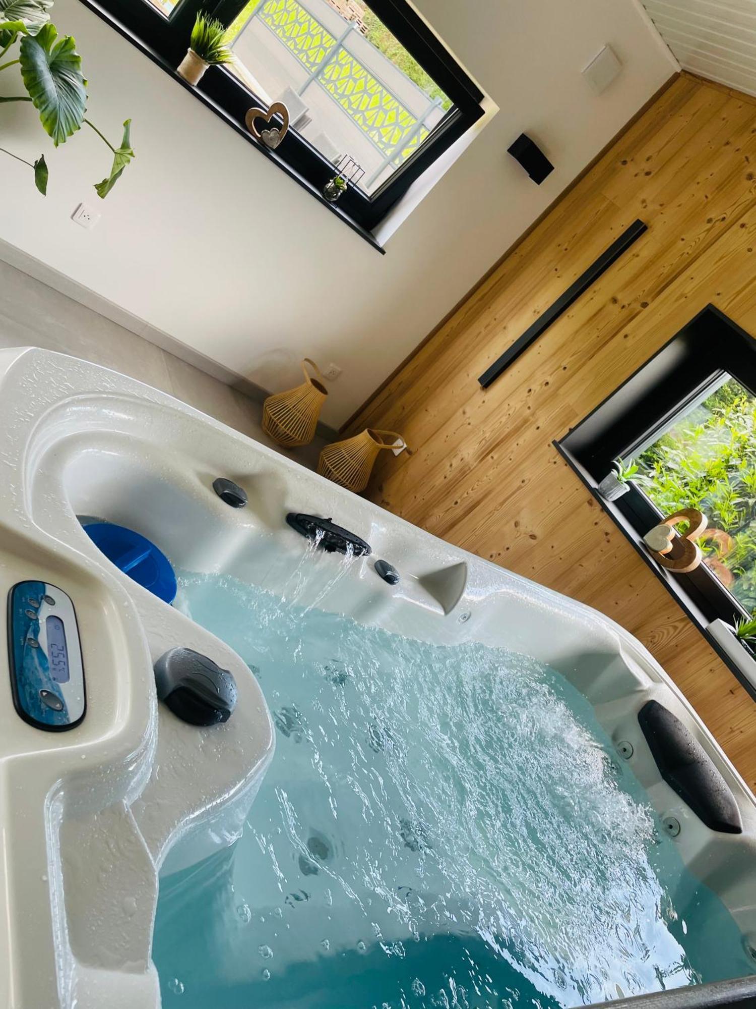 Maison Gite Chez Nounou Sauna Jacuzzi Jardin Arbore Etting Exterior foto